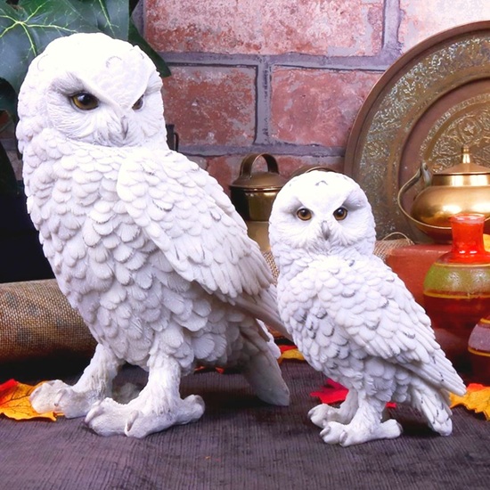 ow-fg005-6-figurine-snowy-watch-large