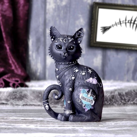 ct-fg028-9-figurine-nine-lives