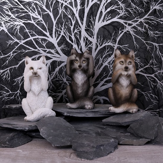 wf-fg001-8-figurines-three-wise-wolves