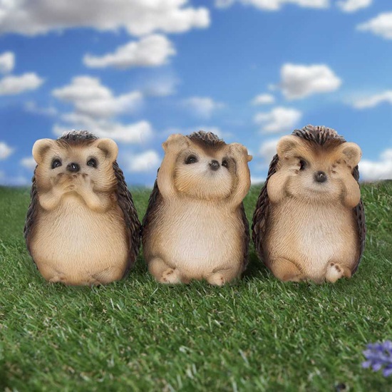 an-fg009-6-figurines-three-wise-hedgehogs