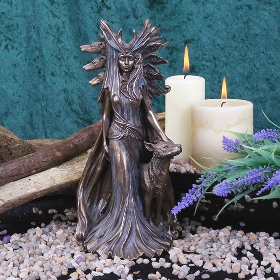 mp-fg001-8-figurine-hecate-marc-potts