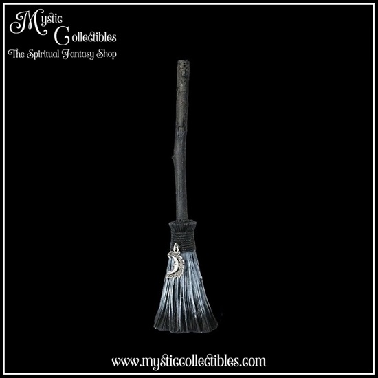 pb-fg003-2-figurine-positive-energy-broomstick-moo