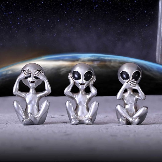 al-fg002-5-figurines-three-wise-aliens