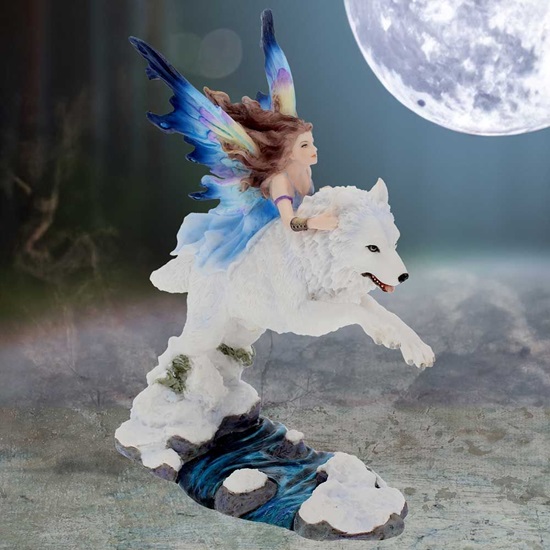 ef-fgm015-8-figurine-fairy-with-wolf-free-spirit