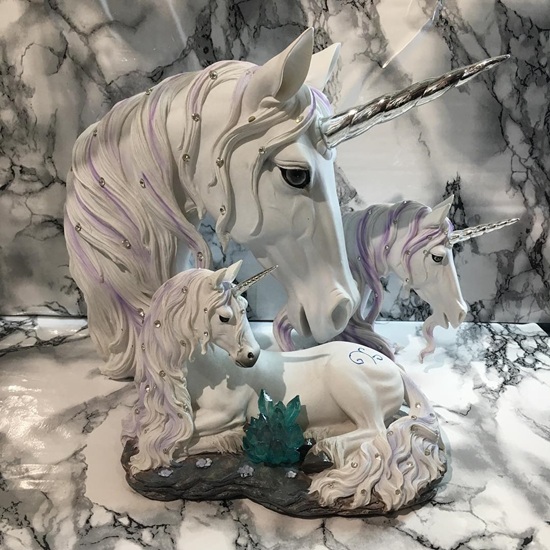 eh-fg005-7-figurine-jewelled-tranquility