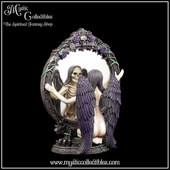 sk-fg001-1-figurine-fates-reflection