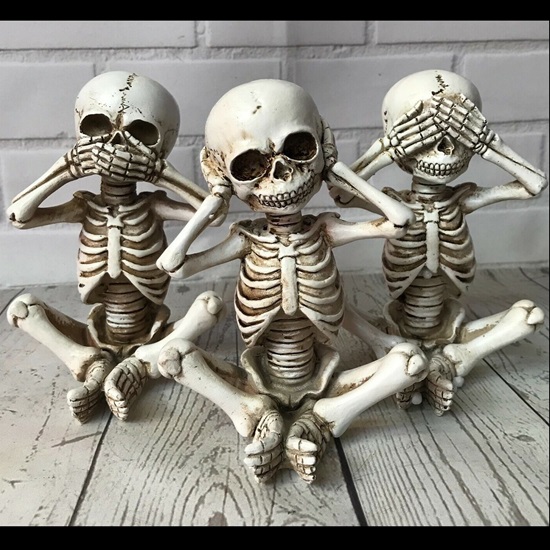 sk-fg007-5-figurines-three-wise-skellywags