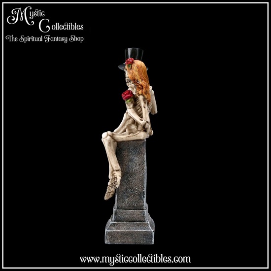 sk-fg012-3-figurine-true-love-never-dies