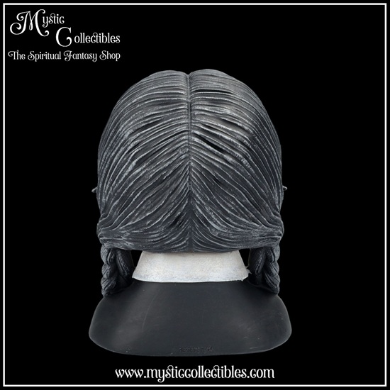 sk-sch041-4-skull-figurine-dark-glare
