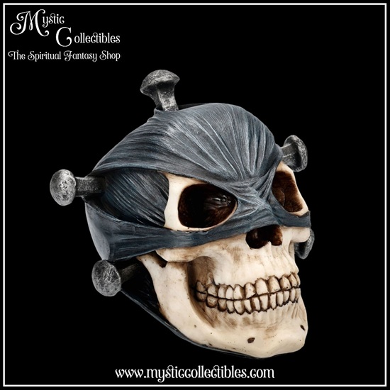 sk-sch070-1-skull-figurine-penance-of-iron