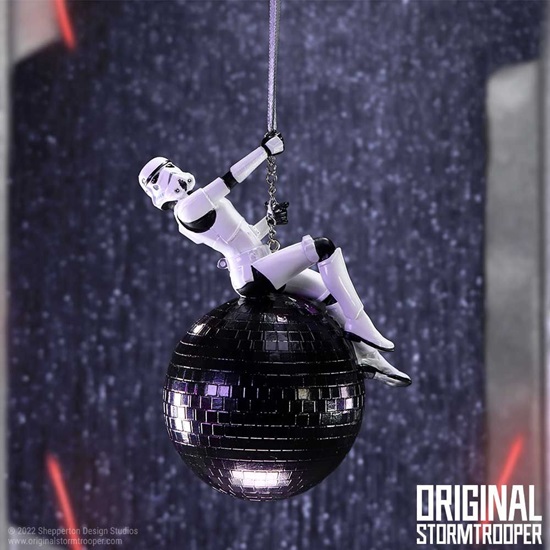 sr-hd007-8-hanging-decoration-stormtrooper-wreckin