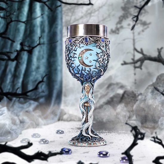 tm-gb004-10-chalice-crone