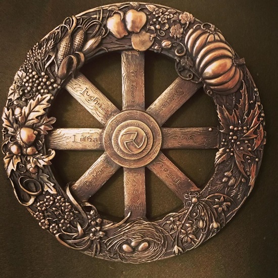 sa-wa001-8-wall-decoration-wheel-of-the-year