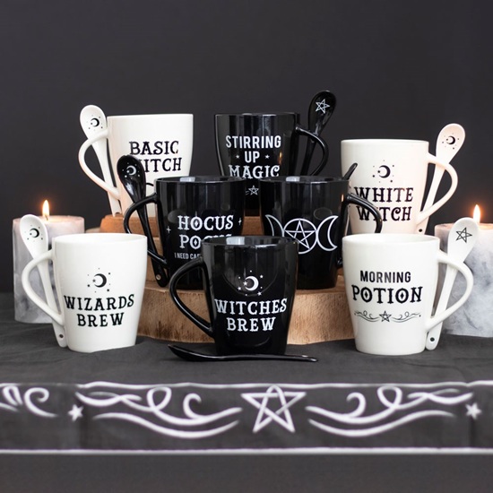 wi-mk012-8-mug-white-witch-with-spoon