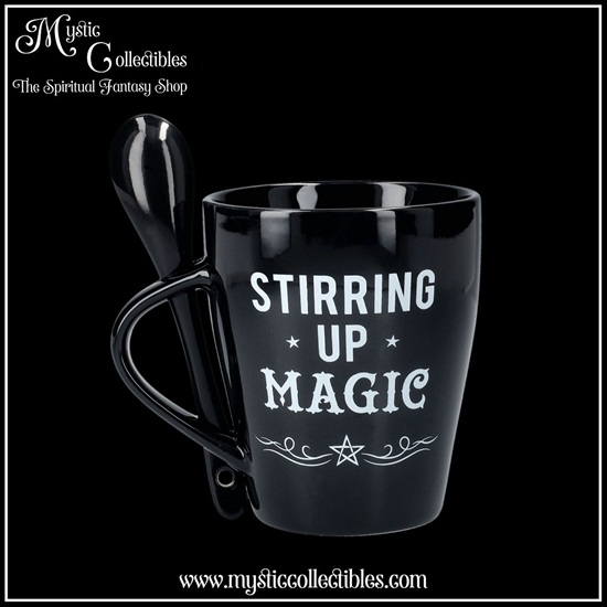 wi-mk010-4-mug-stirring-up-magic-with-spoon