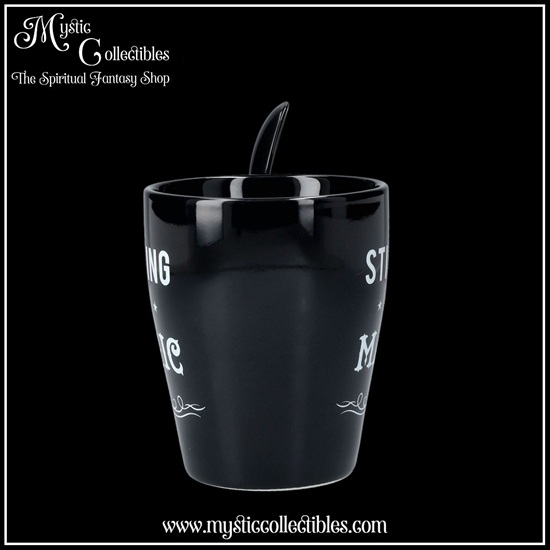 wi-mk010-5-mug-stirring-up-magic-with-spoon