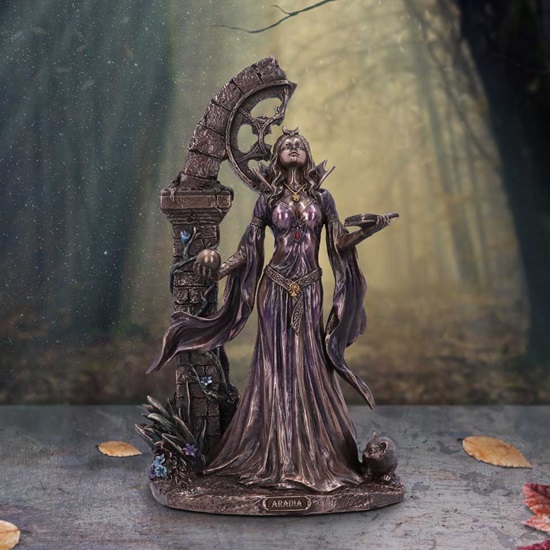 wi-fg006-8-figurine-aradia-the-wiccan-queen-of-wit